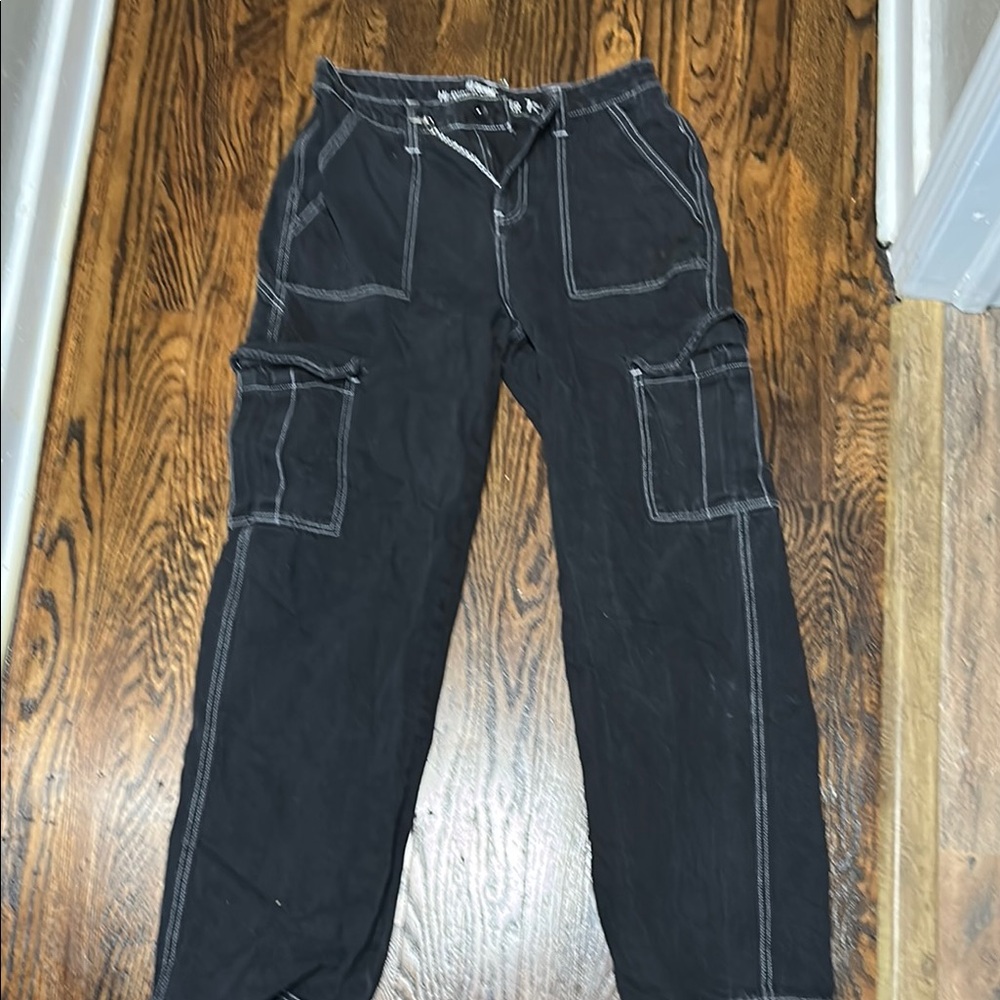 South Pole Black Cargo Pants with Relaxed Fit